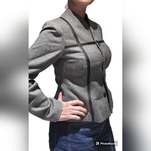 Giovani Wool Multi-Texture Tweed Blazer with Leather Trim – Size 2